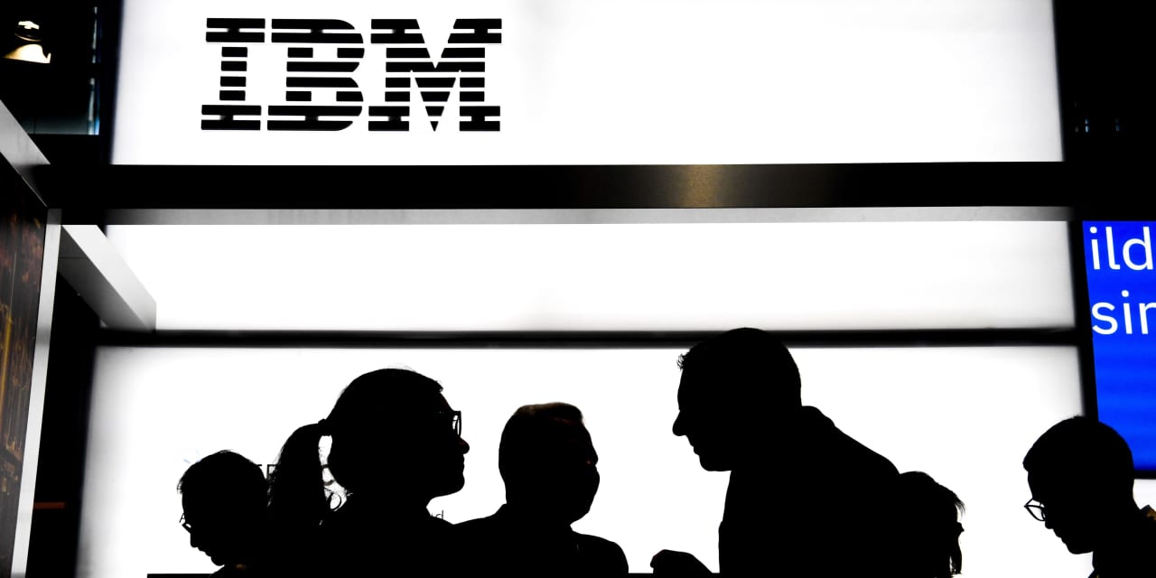 Las acciones de IBM suben después del ritmo de la calle, la perspectiva alcista
