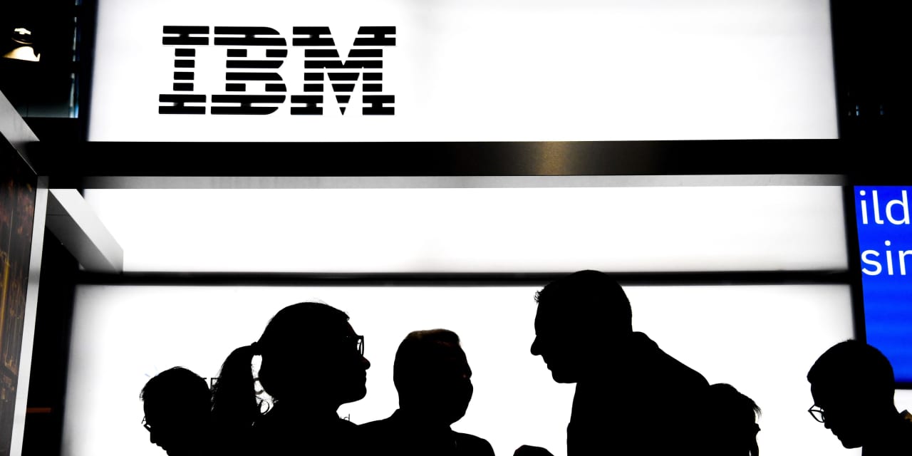 Las acciones de IBM suben después del ritmo de la calle, la perspectiva alcista