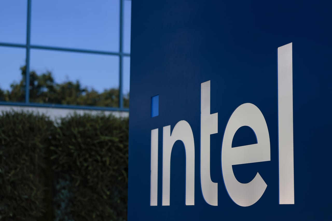 Intel plans to sell $15 billion worth of stock after it has risen 400% in a year
