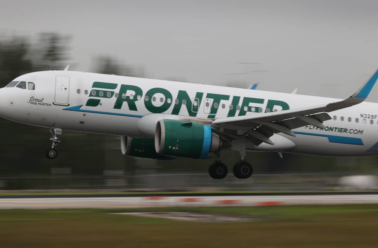 Spirit Airlines is going bankrupt. This rival is already reaping the benefits.
