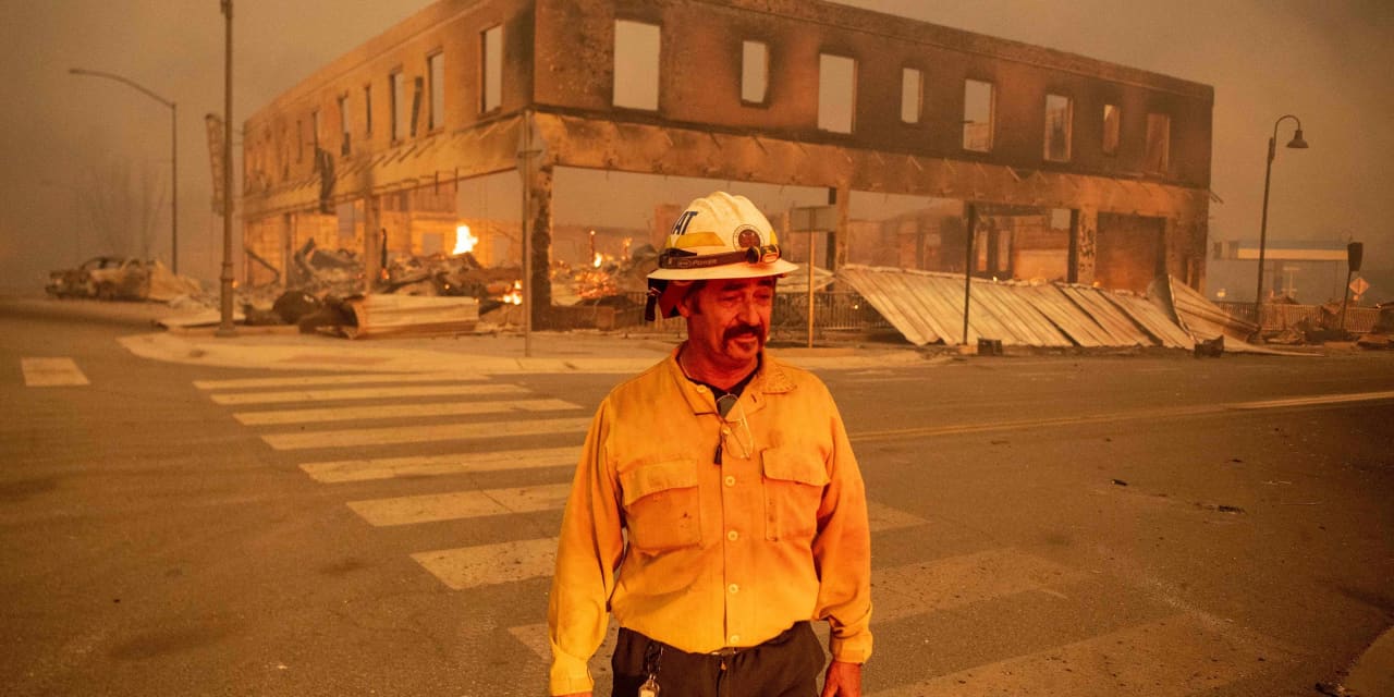 Los bonos corporativos de PG&E golpean duro mientras Dixie Fire se enfurece