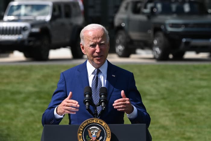 Auto Industry S Future Is Electric And There S No Turning Back Biden Says As He Touts Ev Goal Marketwatch