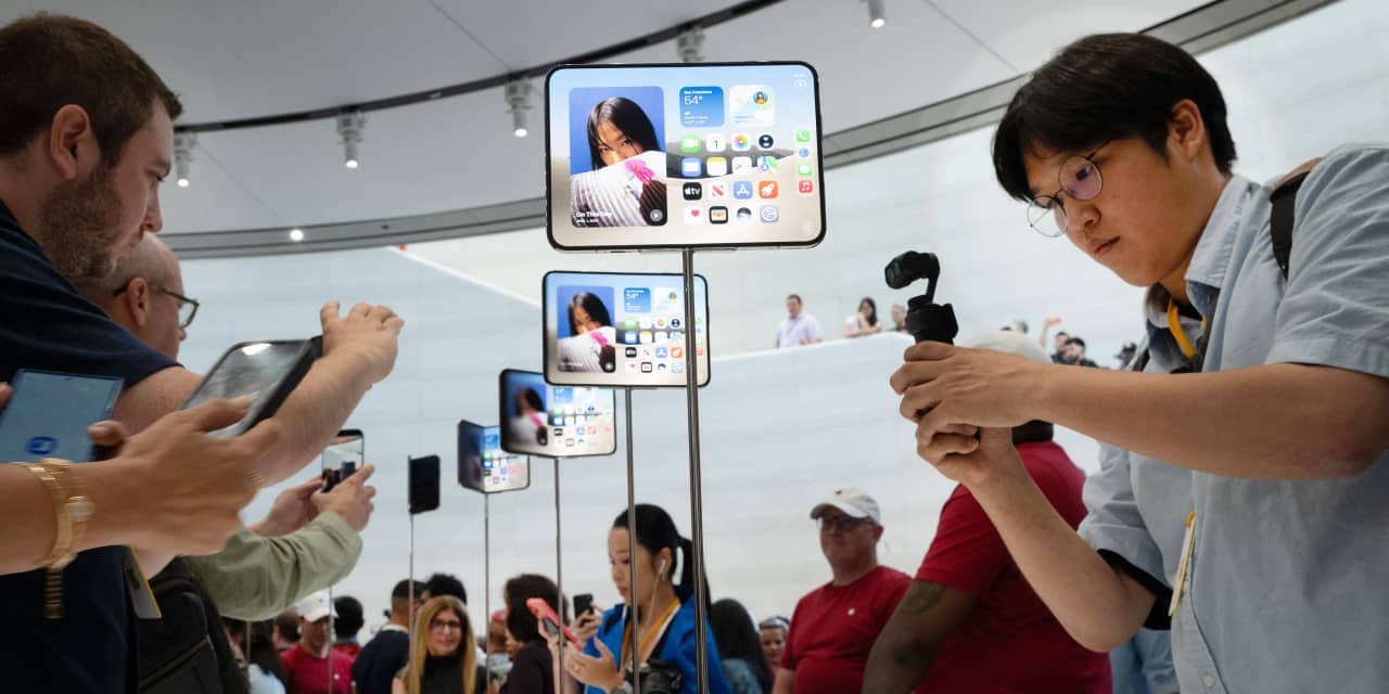 Apple’s stock rises after iPhone reveal. The company is walking a ‘tightrope’ on pricing, say analysts.