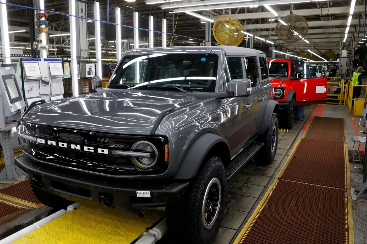 New Bronco Owner Appalled At Poor Quality Of His SUV