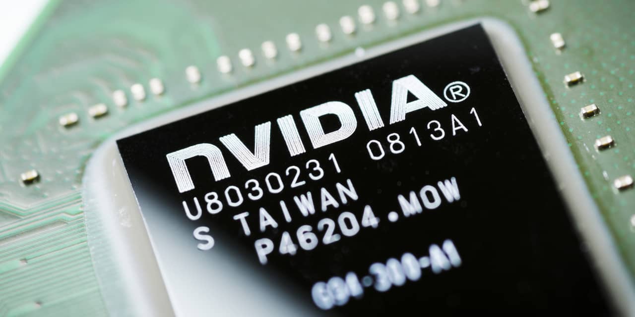 Акции Nvidia выросли более чем на 20% до рекордно высокого уровня, поскольку искусственный интеллект заставил генеральных директоров прогнозировать рекордную выручку.