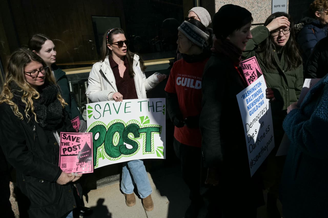 Jobless claims and Challenger Gray point to declining layoffs. What about hiring plans?