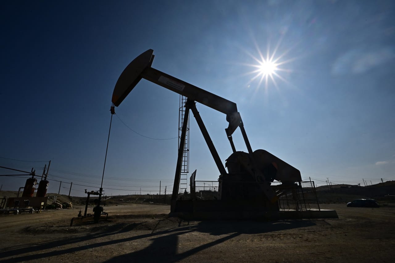 Oil ends lower on Israel-Hamas cease-fire talks, Canada’s Trans Mountain pipeline expansion