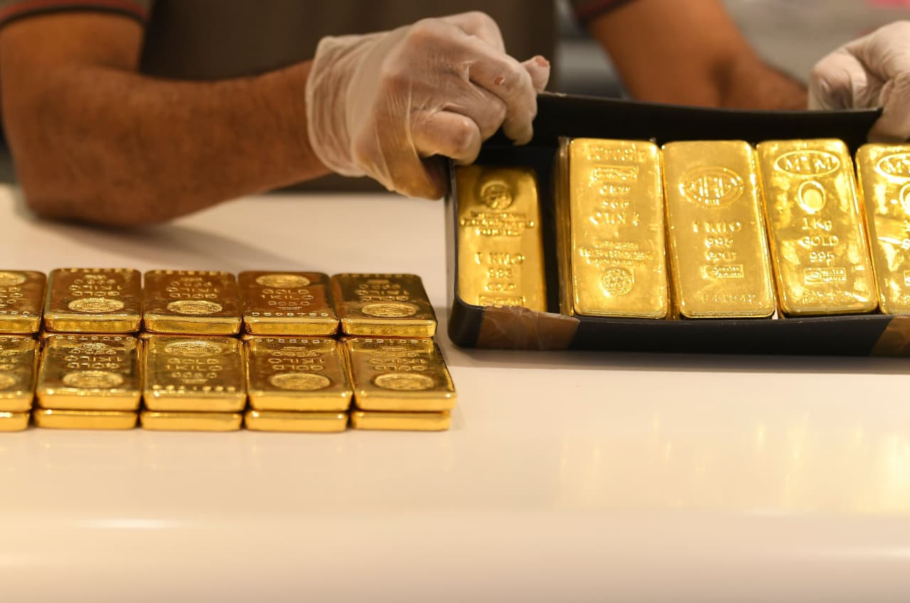 #This chart shows gold vs. the stock market since Bernanke’s famous ‘helicopter drop’ speech