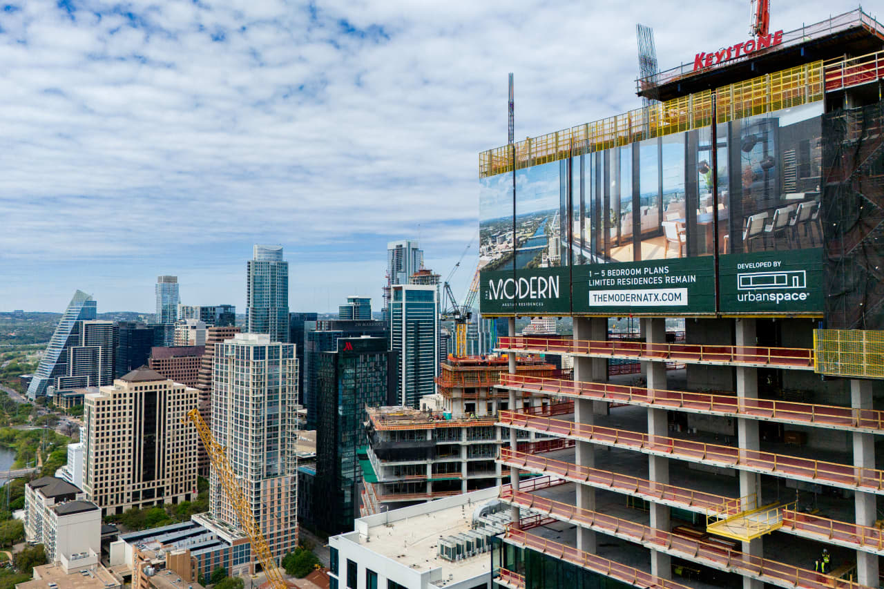 Economy grows more slowly and inflation picks up in March, S&P finds, but businesses optimistic