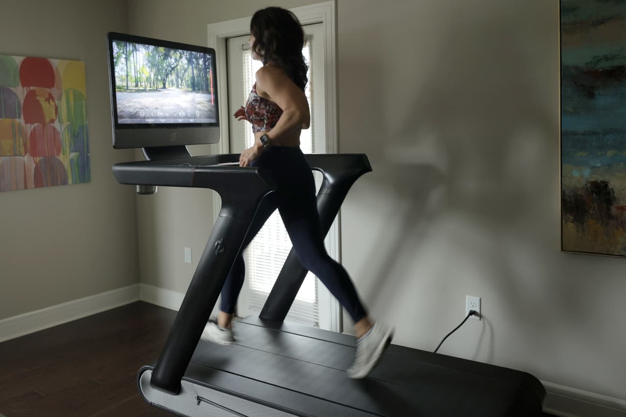 Peloton rolls out a redesigned 2 500 Tread treadmill with new