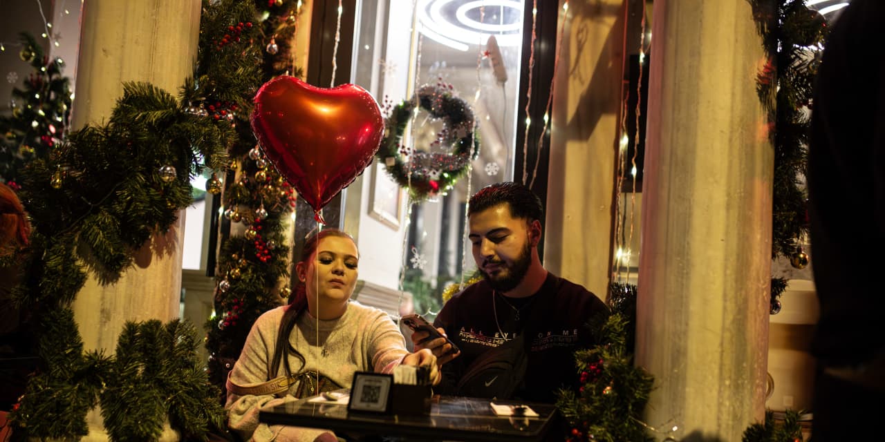 'Dating Sunday' may be your best shot to find love in 2024. But be ready to pay. - Vimarsana News