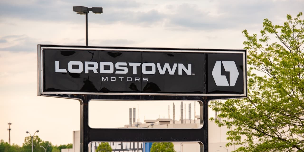 #: Lordstown stock soars more than 30% as Foxconn factory sale goes through