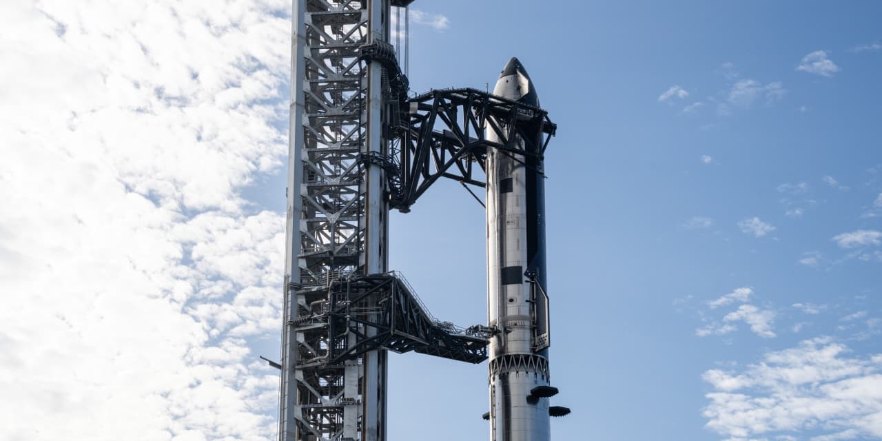 2 News Article Image Jefferies CEO says his firm is not in the SpaceX shorting business