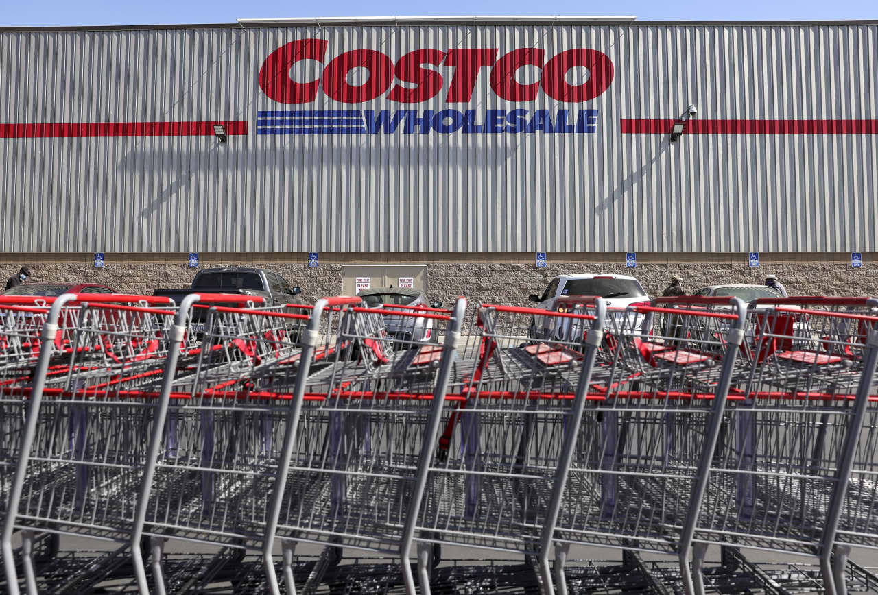 Costco doesn’t raise membership fees, says $1.50 price for hot dogs is safe