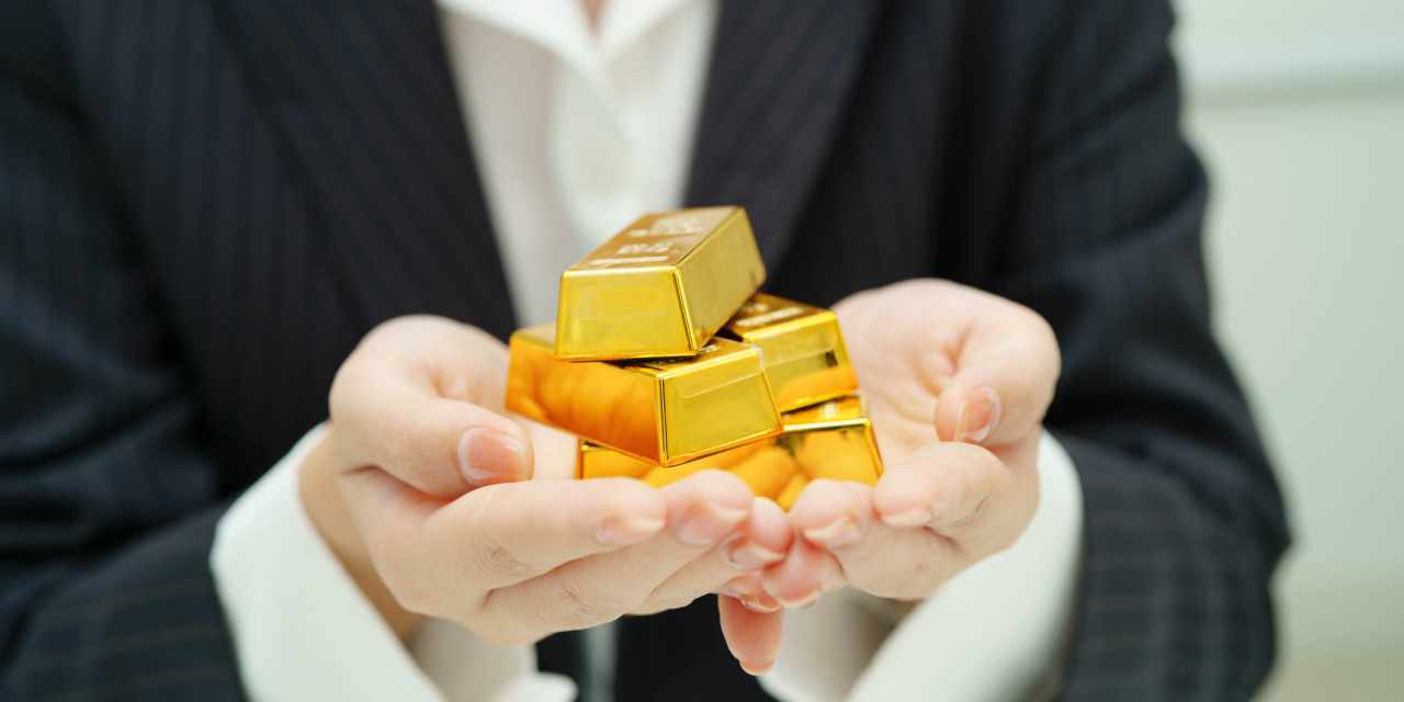 Why I’m buying more gold 