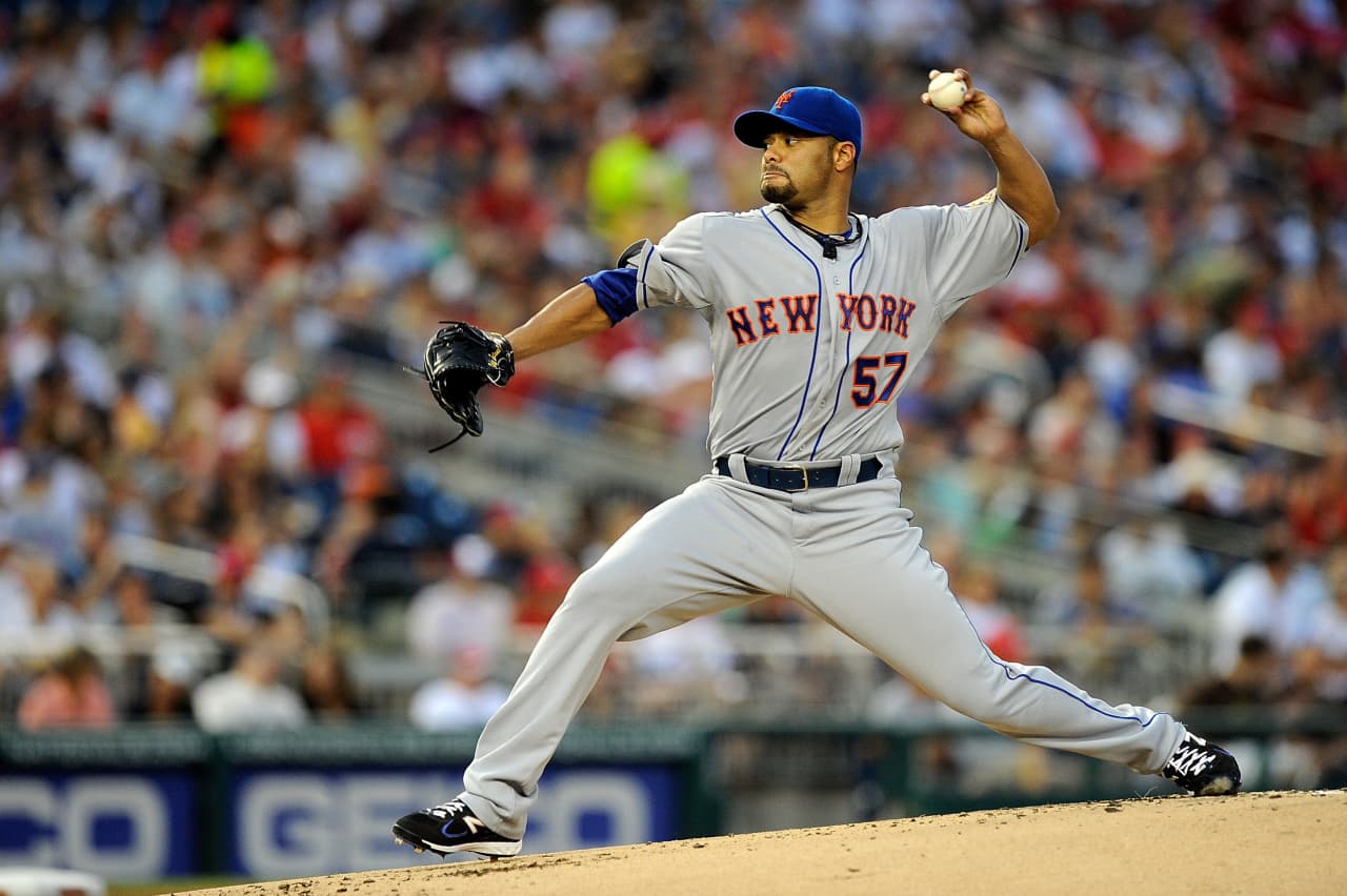 Johan Santana pitches the first no-hitter in New York Mets