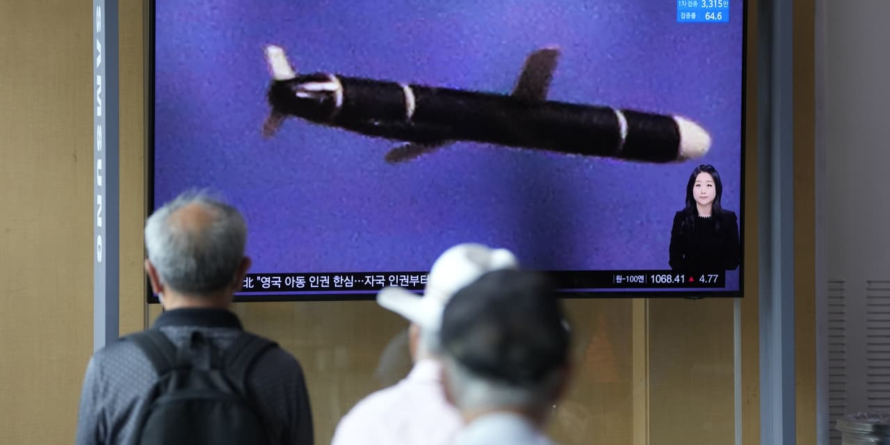 国営通信は、北朝鮮が週末に試験した巡航ミサイルが1,500km離れた目標物を打撃することができると主張しています。