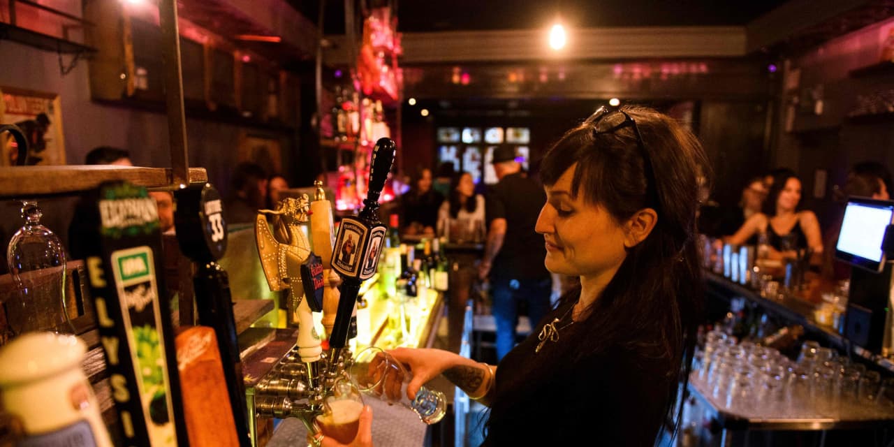 Los Angeles County Requests COVID Vaccine at Indoor Bar