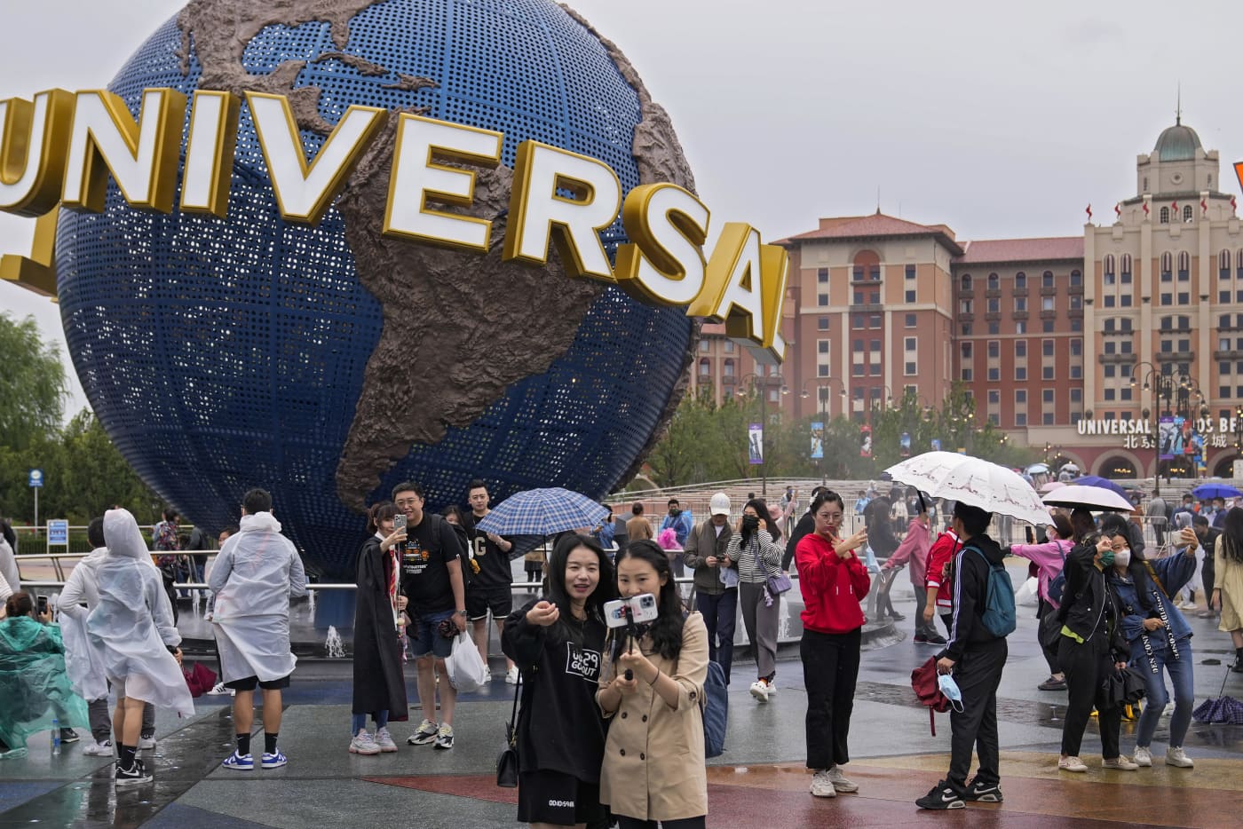 Universal studios beijing. Universal Studios Пекин. Universal Park Beijing. Юниверсал студио парк. The Universal Studio in Beijing.