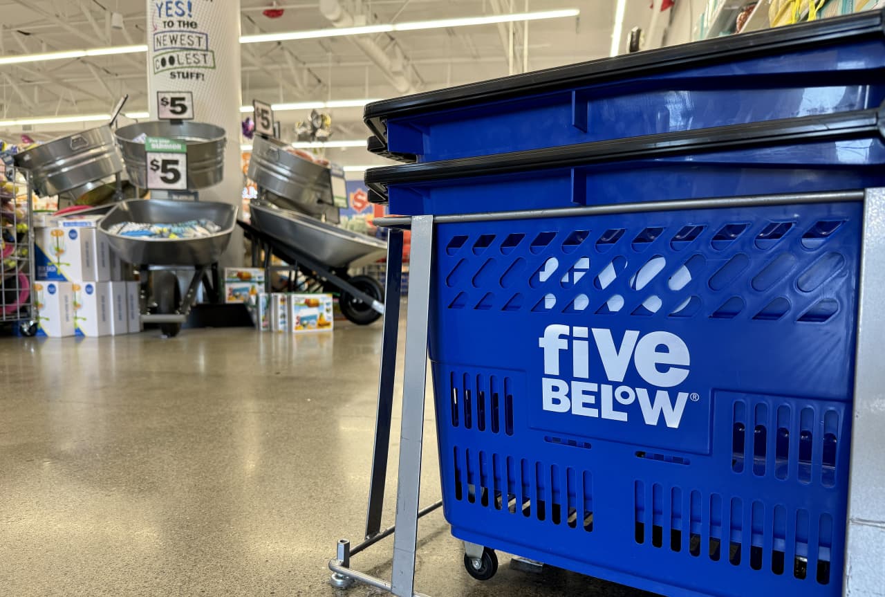 Five Below says some prices will rise amid pinch from tariffs. Stock rallies anyway.