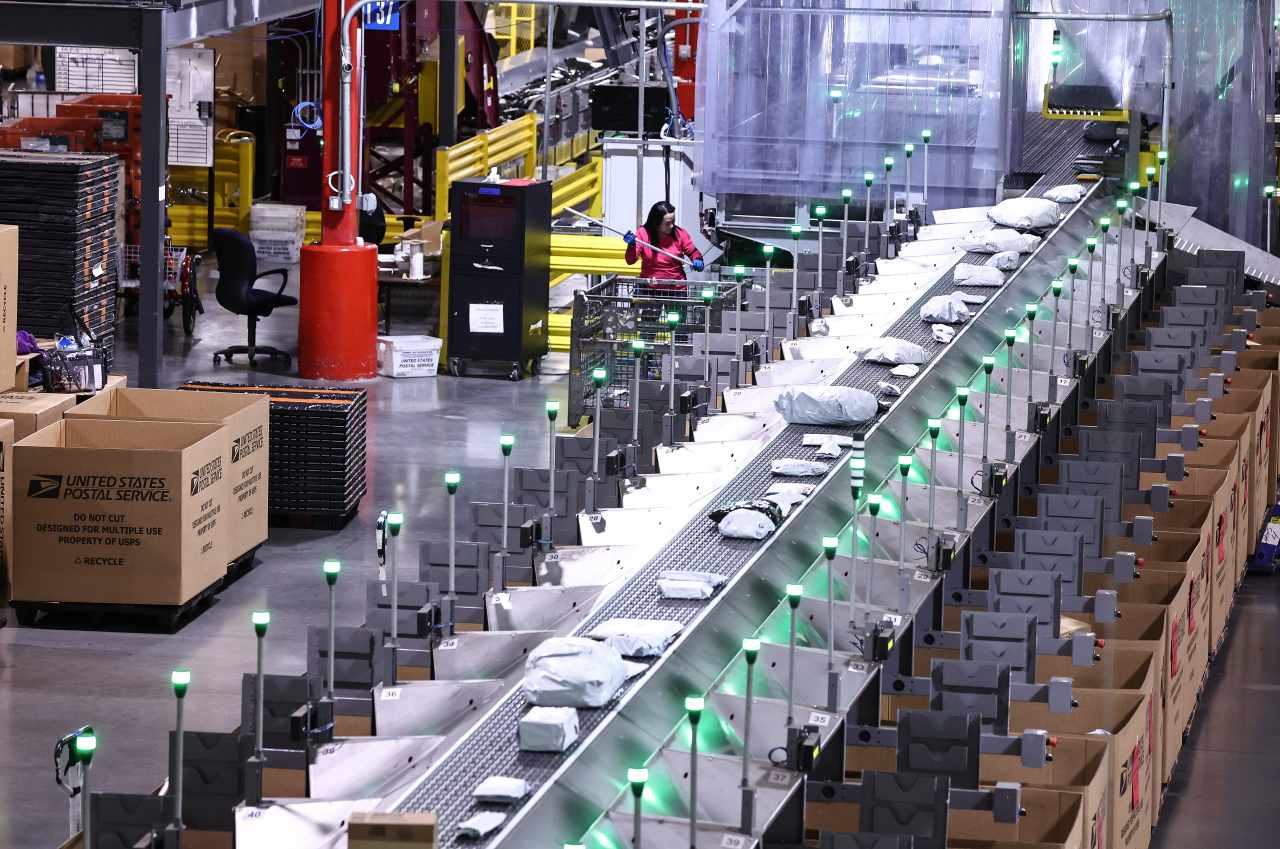 U.S. productivity, economy’s secret sauce, falls for first time in almost 3 years