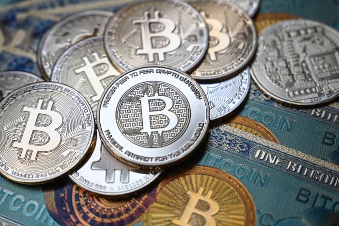 Как поменять биткоины на деньги whats bitcoins