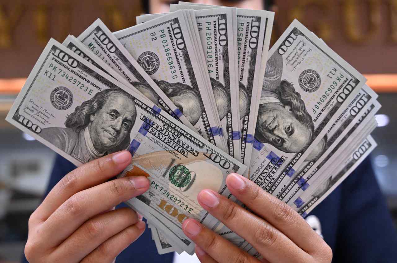 The dollar could be set up for a nice bounce soon, these charts show