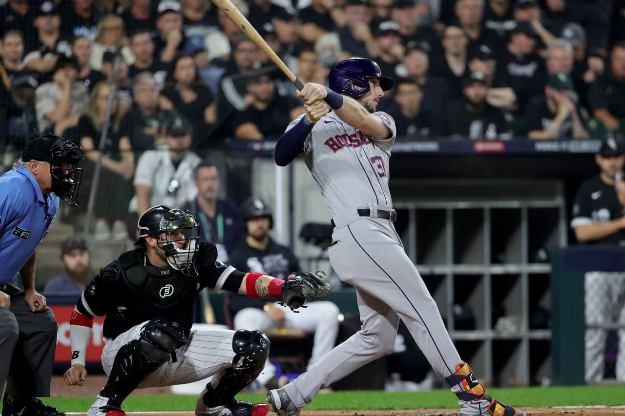 White Sox reliever implies Astros may be stealing signs again