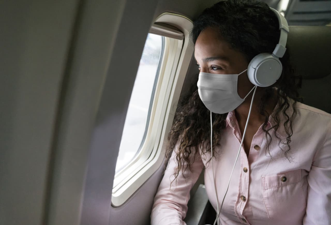 How Strict Are Airlines About Face Masks in Flight? - WSJ