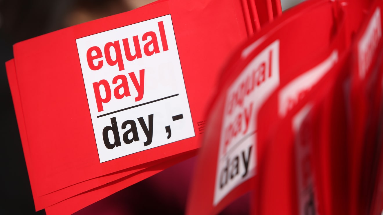 Latina Equal Pay Day Spotlights The Steepest Wage Gap — And How The Pandemic Has Made Things 0967