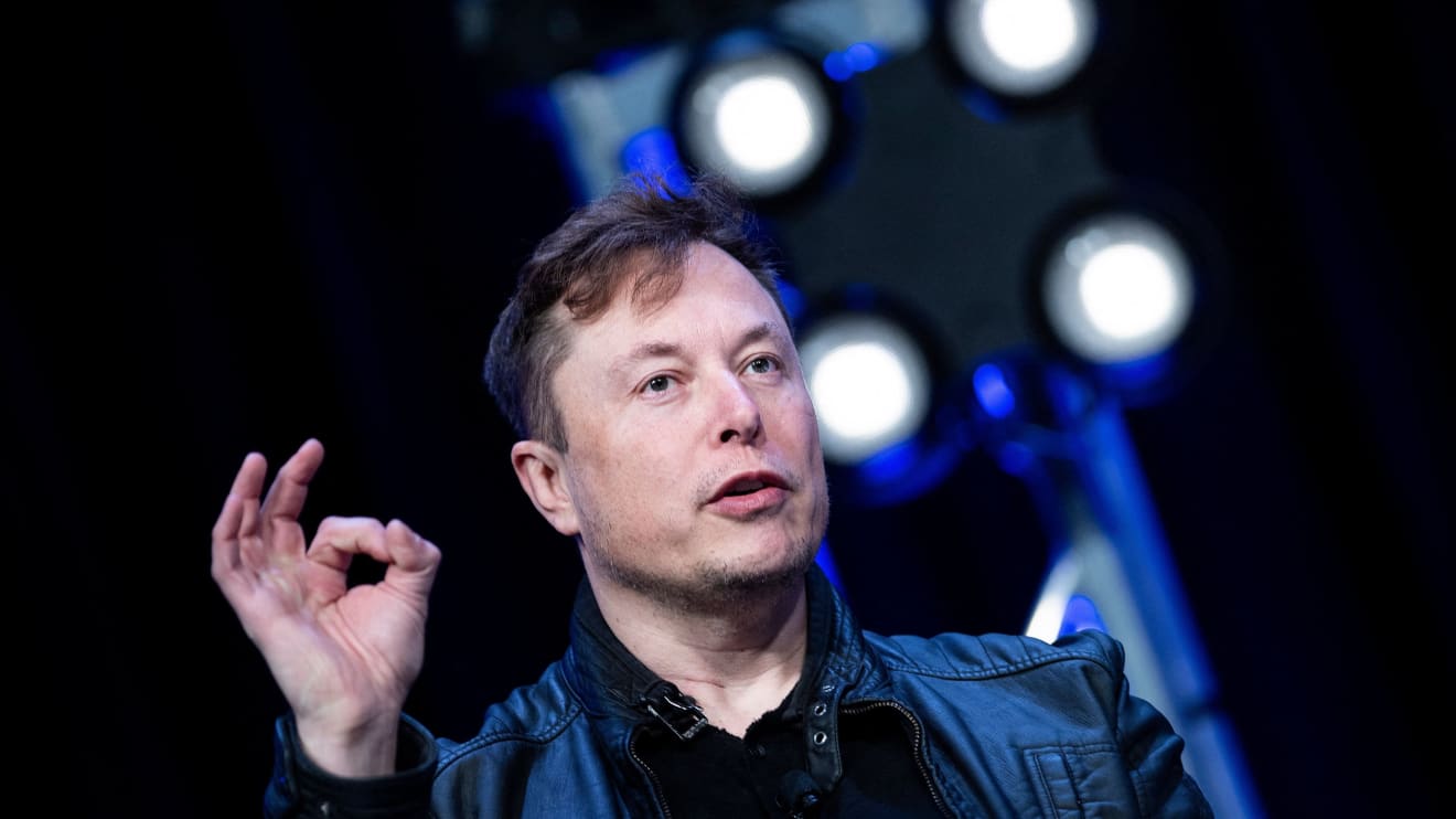 'Live your life like Elon Musk': Financial advisers weigh year-end ...