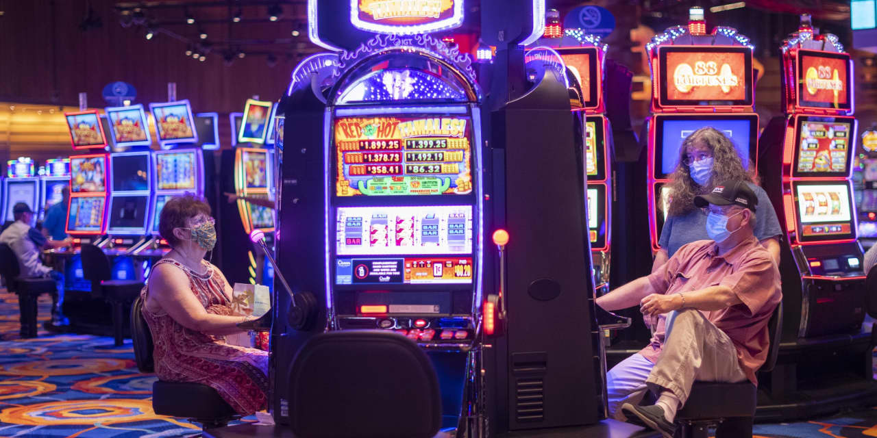 #Outside the Box: Buying shares of DWAC and its Trump deal ‘is closer to gambling than investing’