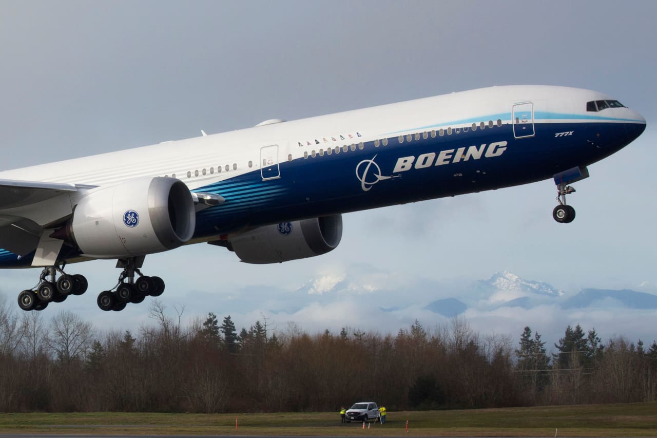 Boeing’s stock turns lower, as short-term technical boost fades after the open