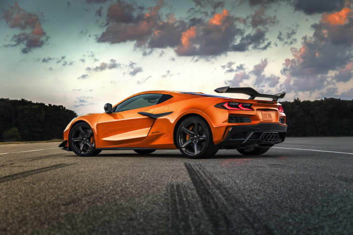 corvette z06 watch