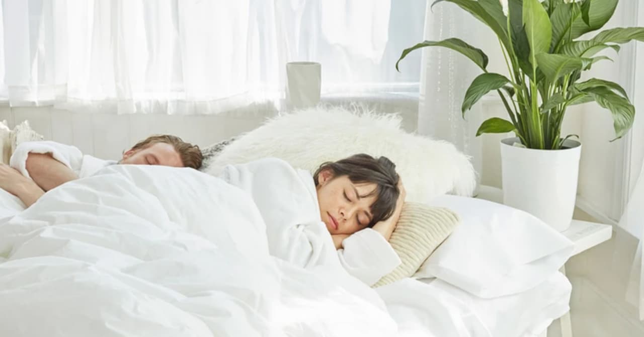 My spouse tosses and turns and it keeps me up. What mattress can help? -  MarketWatch
