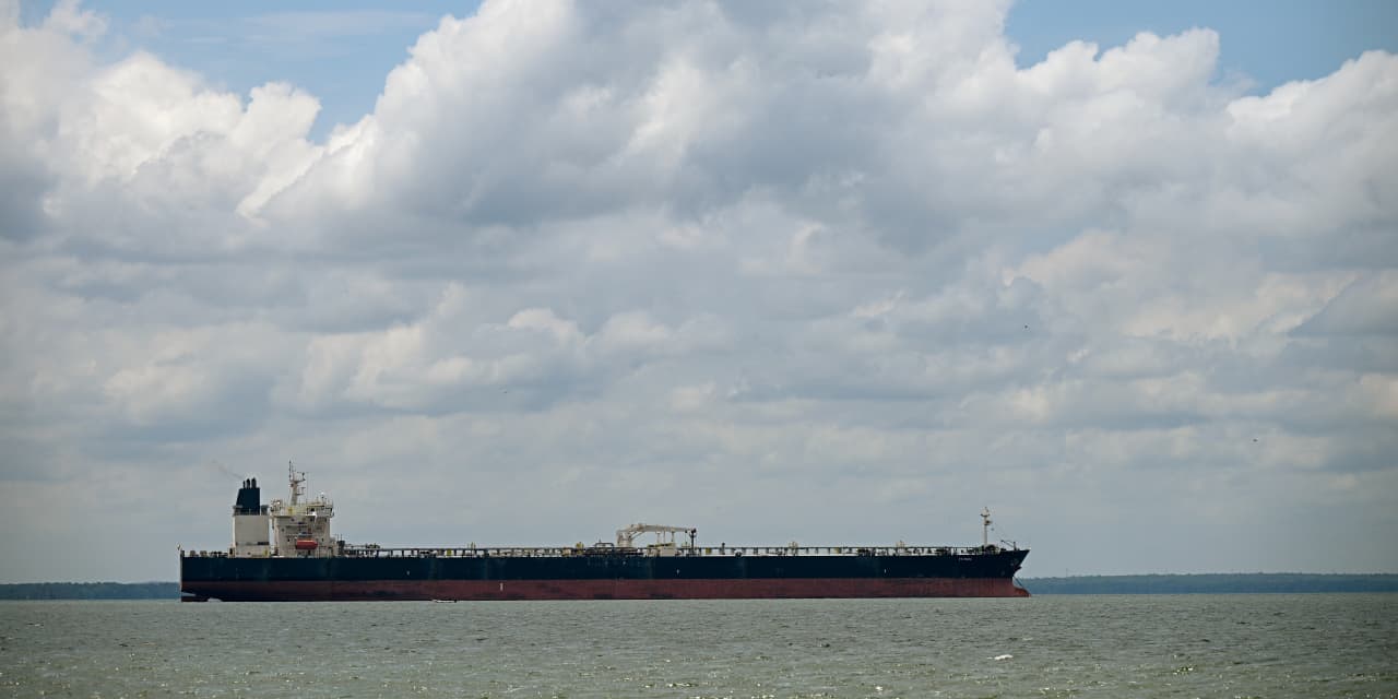 원유 탱커 이미지(기사 공유용 소셜 이미지)