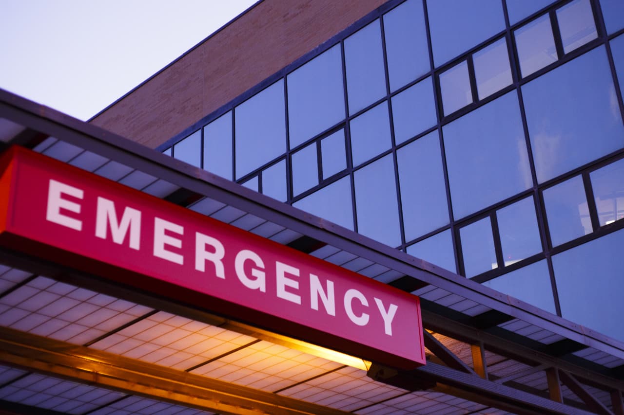 Women gets $700 ER bill for spending 7 hours in waiting room, without  treatment - MarketWatch