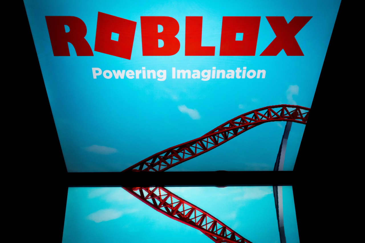 Roblox (RBLX) Stock Drops After Game Platform's Bookings Miss Estimates -  Bloomberg