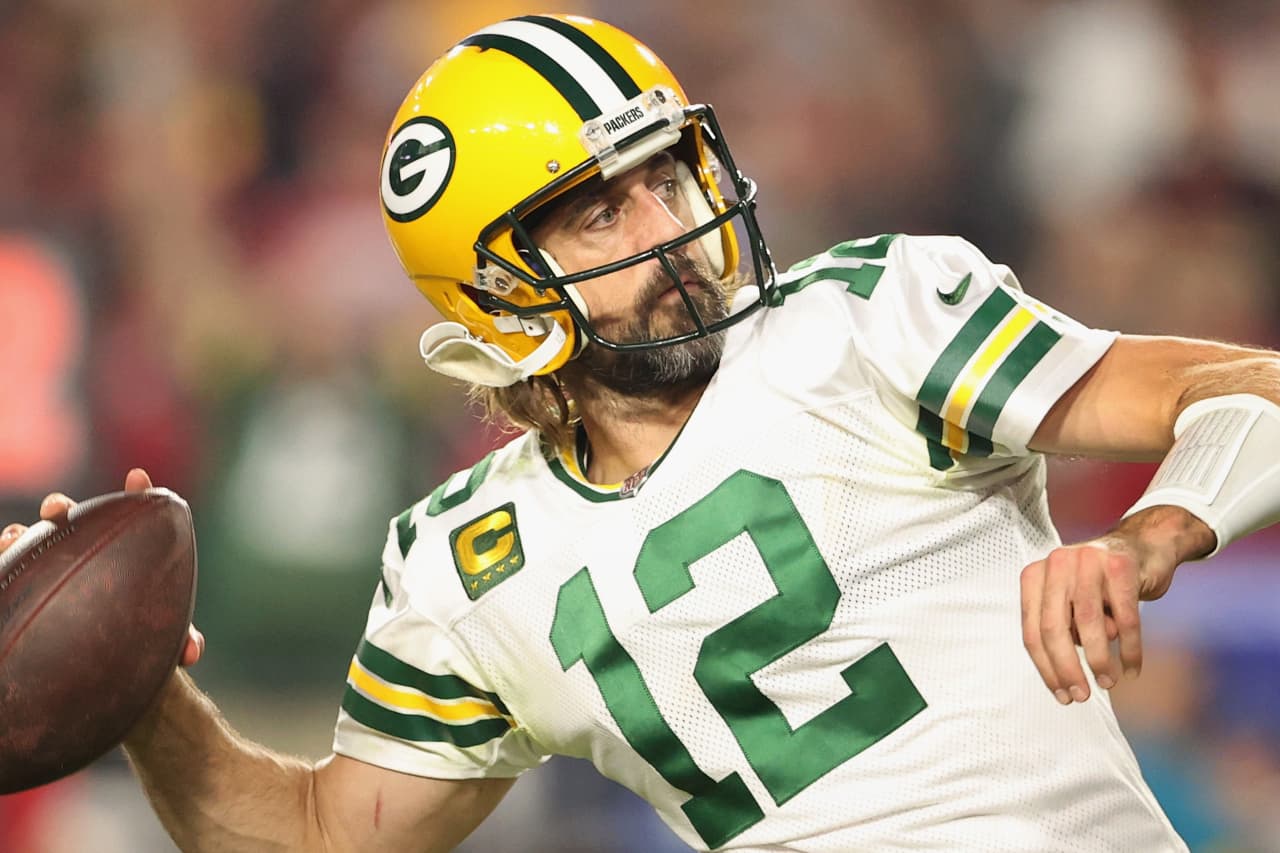 Aaron Rodgers tests positive for COVID-19 