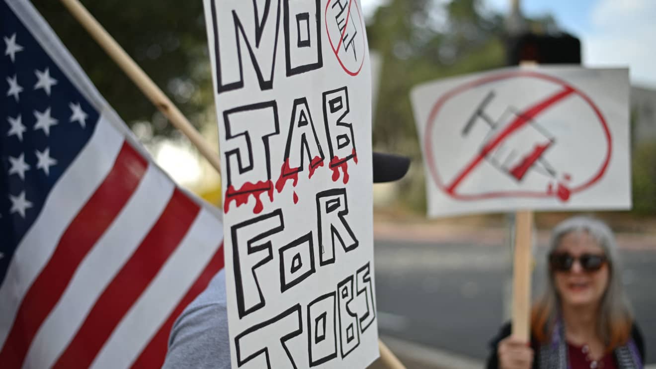 Too many people remain unvaccinated for us to get out of this pandemic': Business  groups give their verdict on employee vaccine mandate - MarketWatch
