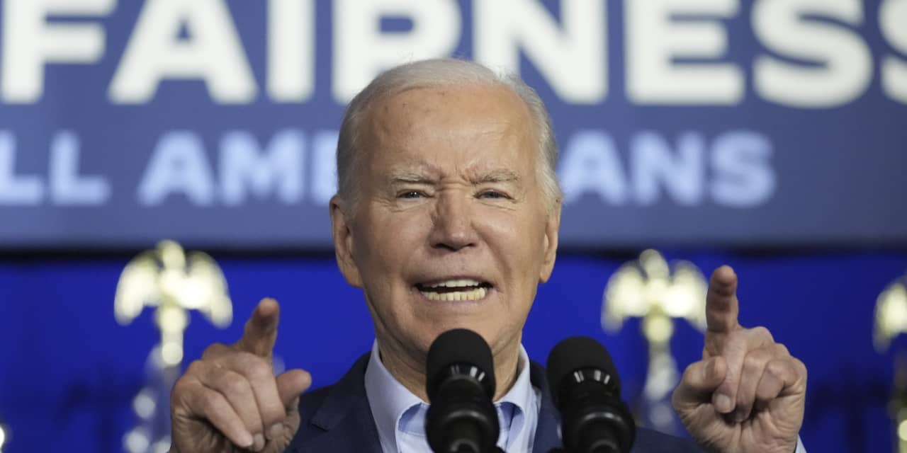 Biden makes campaign stop in Scranton, paints Trump as an outoftouch
