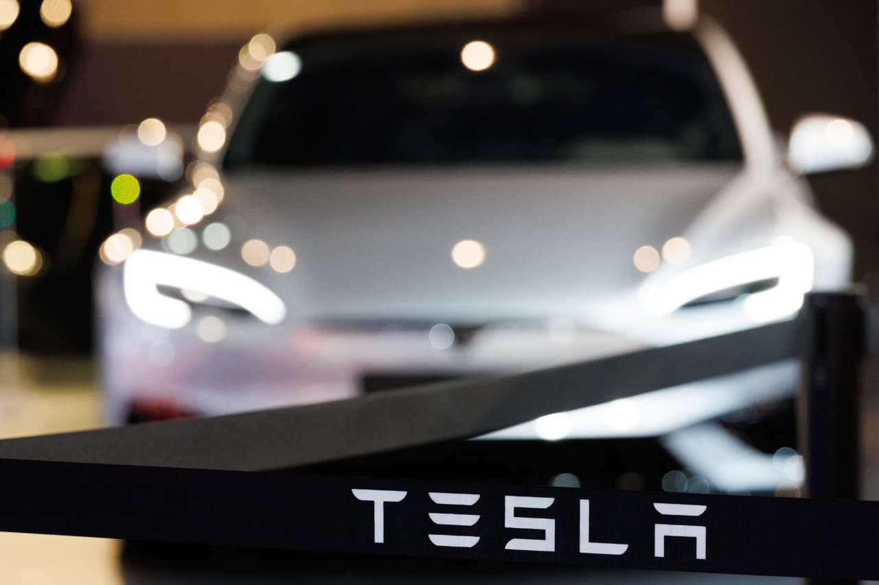 Tesla sees a $200 billion wipeout as investors pan Musk’s plan to spend ‘as fast as we can’