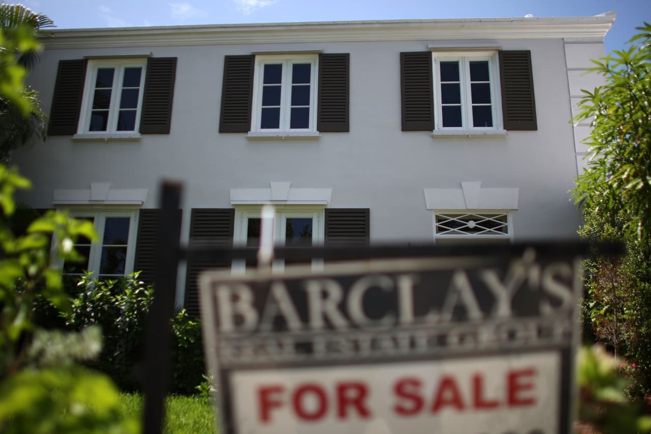 Trump suggests his ‘representatives’ will buy $200 billion in mortgage bonds. What it means for mortgage rates.