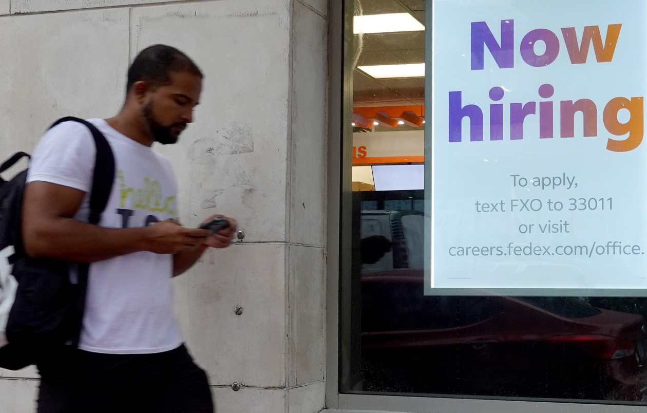 Record 4.4 million workers quit in September as U.S. suffers worst ...
