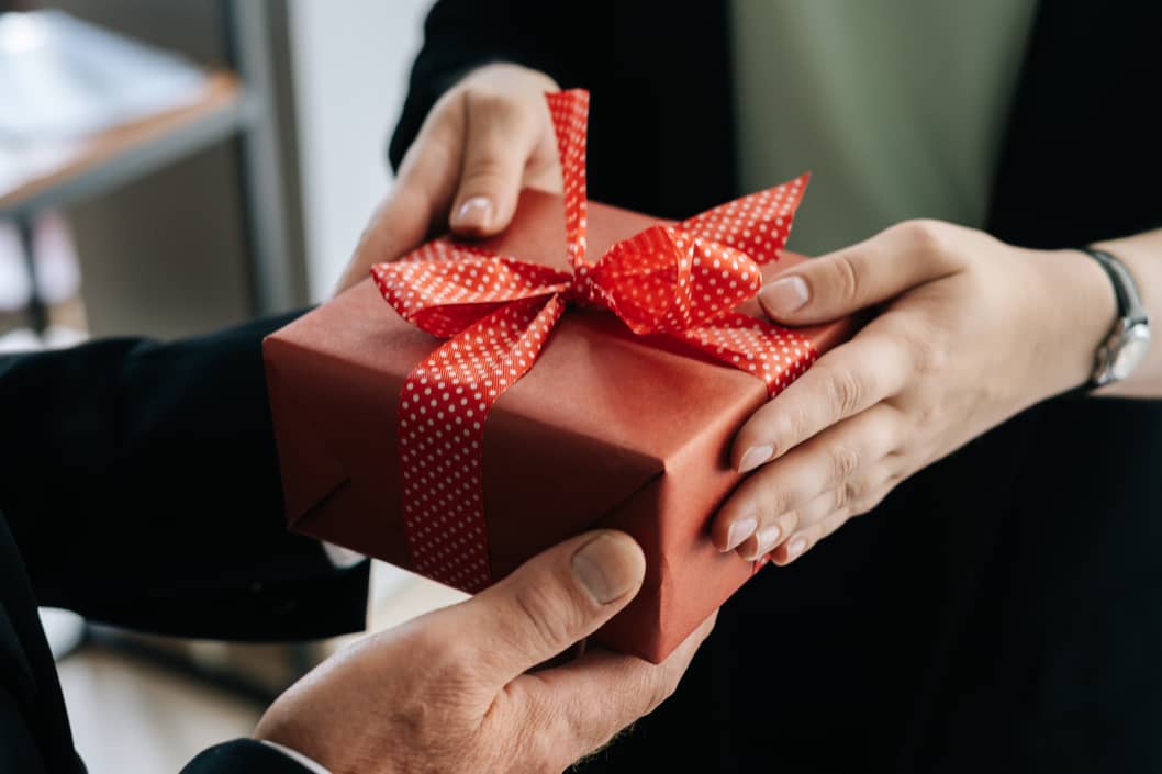 10 cool holiday gifts under $15 (but don't worry, they don't seem cheap) -  MarketWatch