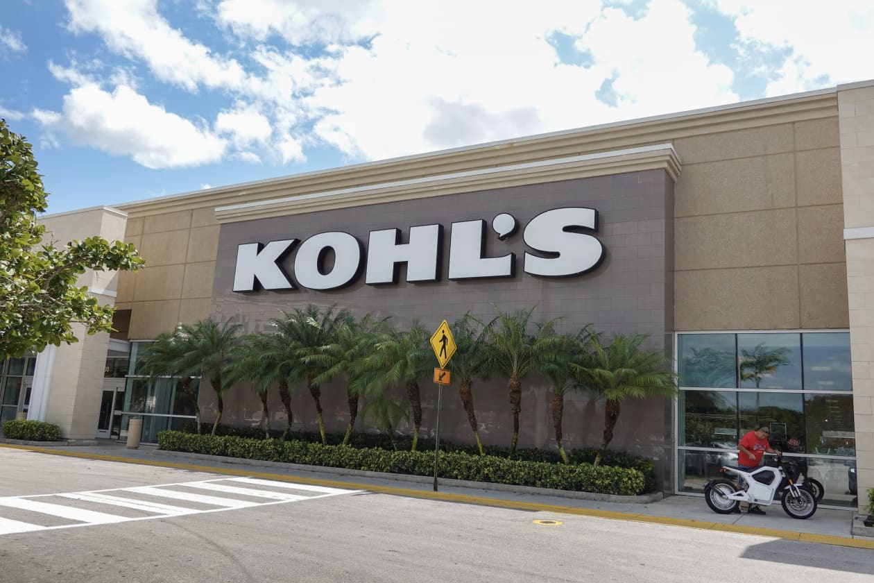 Kohl’s stock drops sharply as it swings to an unexpected loss and ...
