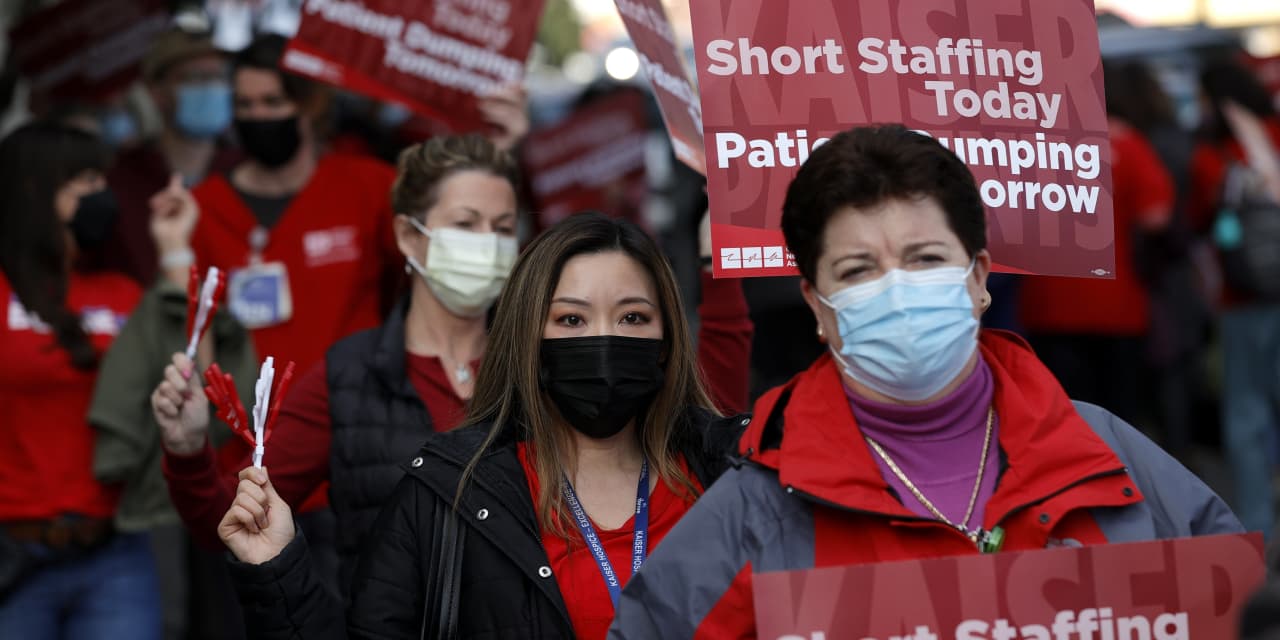 85,000 Kaiser Permanente healthcare workers set to take a strike vote - Vimarsana News