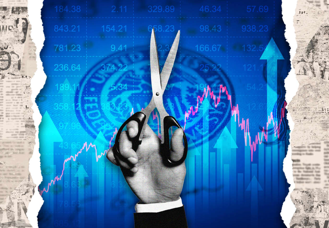 A Fed rate cut with the stock market at a record high? Here’s what ...