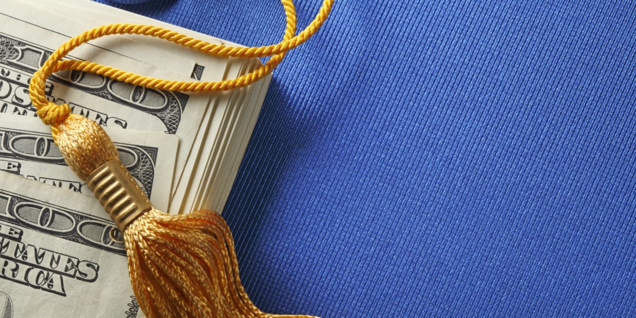 ‘I couldn’t even use the degree.’ I racked up $80K in student loans, but only make $40K a year. How to get out of student loan debt faster