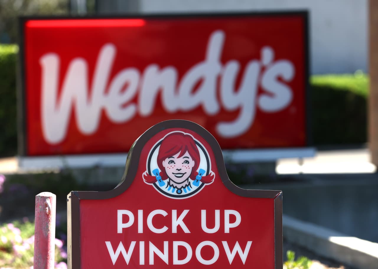 Wendy’s stock jumps as burger chain points to successes in advertising